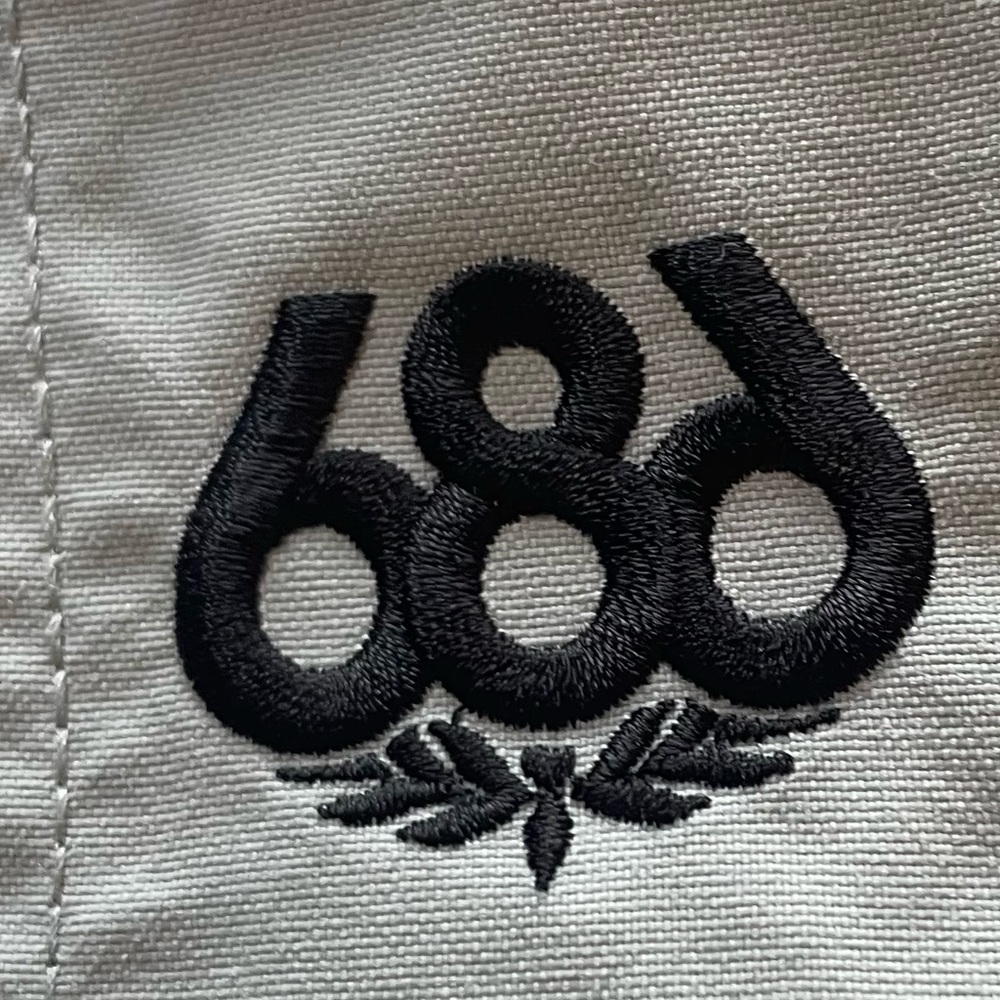 686 Snowboarding Pant.                            Size: Small   Inseam: 30inches
